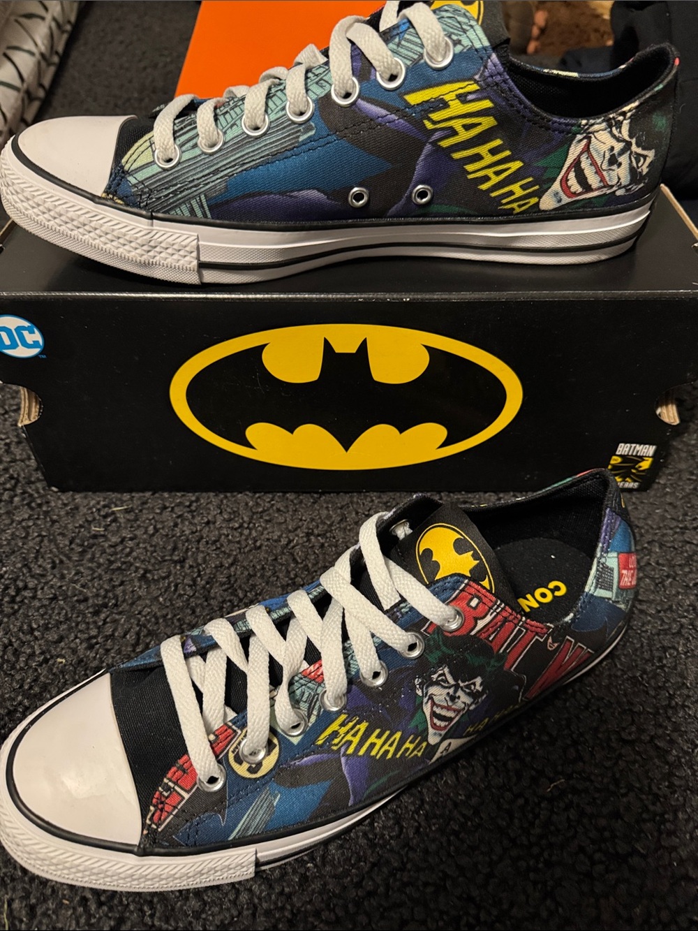 The Joker Batman Graphic Low-Top Converse Sneakers - Black/Blue